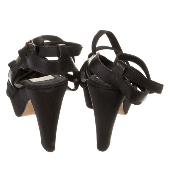 NEW Lanvin heels Black sturdy, strapy heals / sandals size 38 - Picture 3 of 5